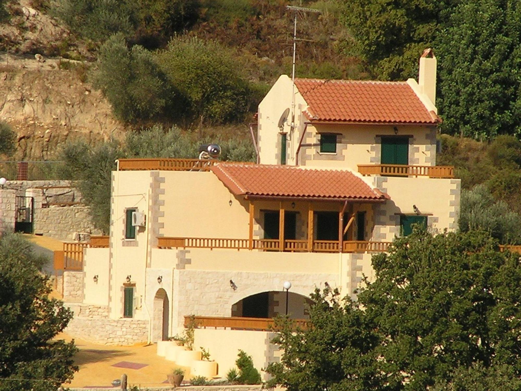 Stratos Villas Kaloniktis Стая снимка
